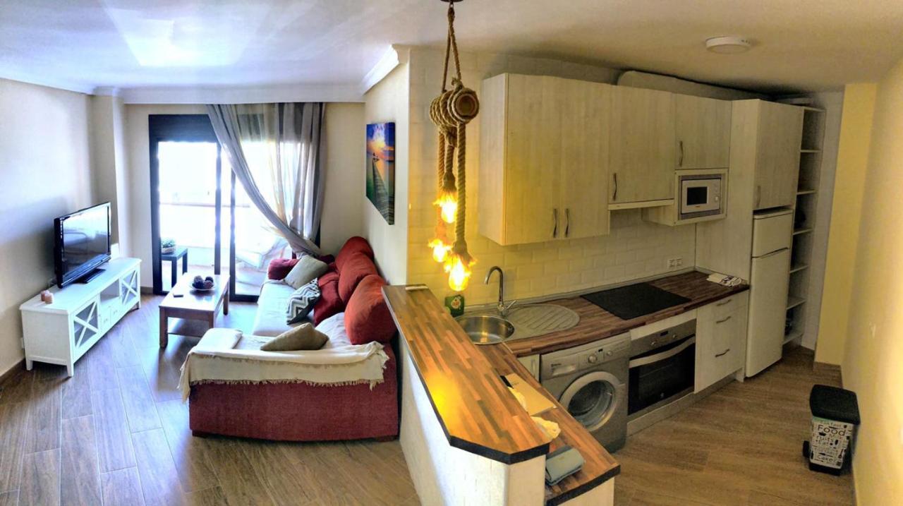 Coqueto Apartamento En Puerto Marina Con Piscina